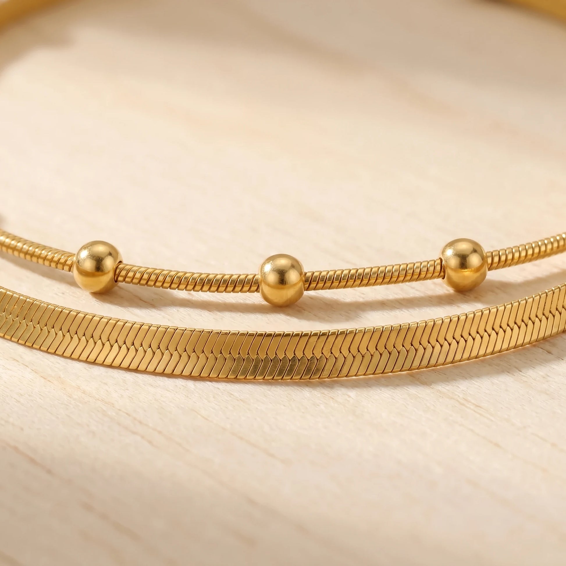 Double snake layered anklet gold macro chain detail