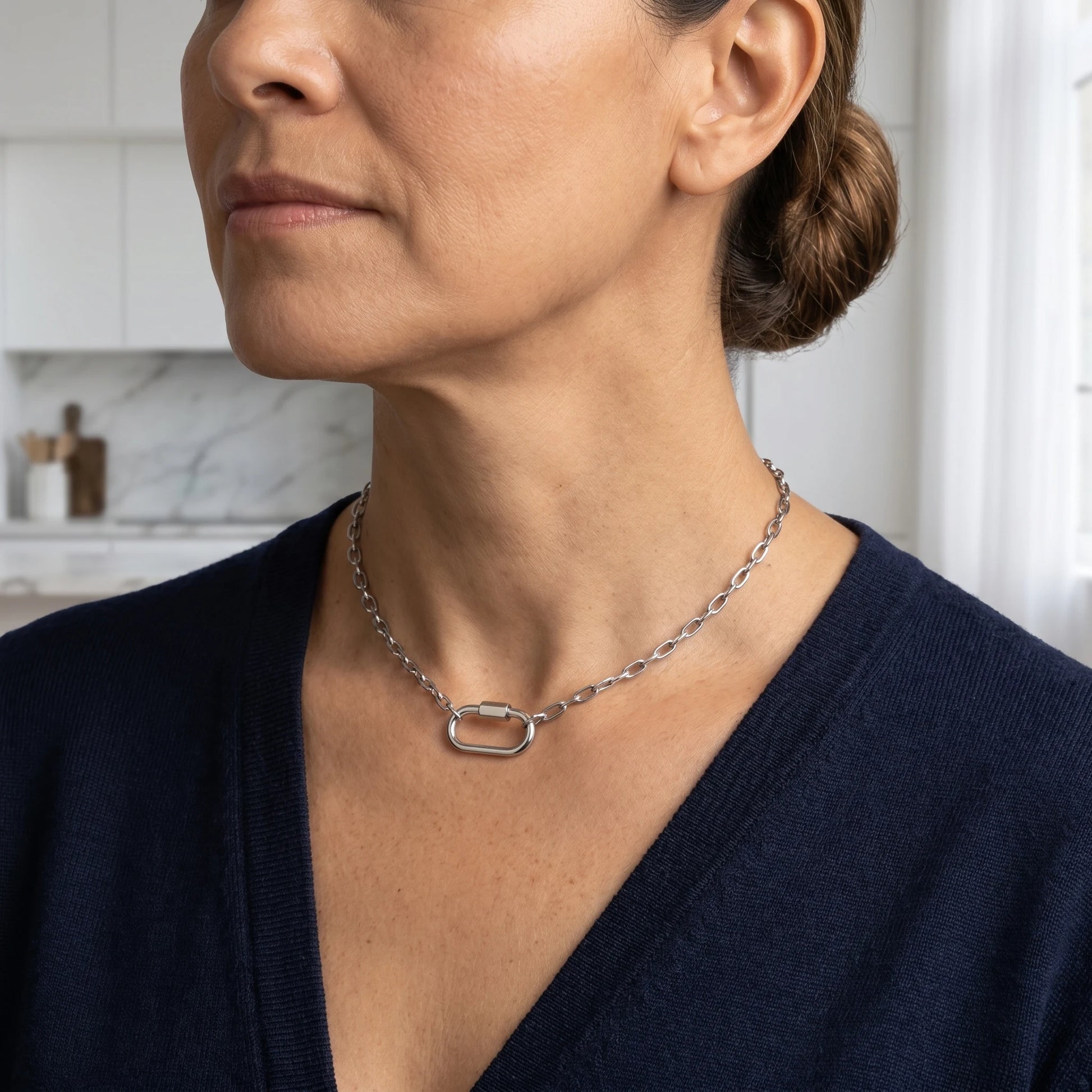 Oval Lock Choker Necklace silver mature 3-4 buste