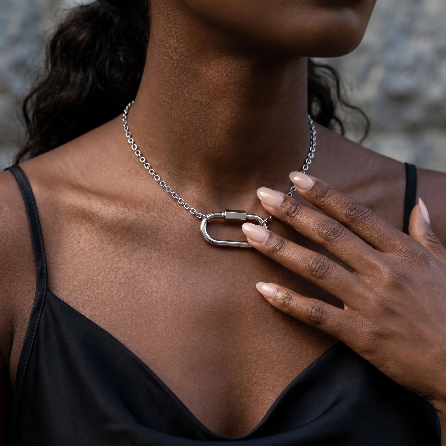 Oval Lock Choker Necklace silver intimate hand-to-pendant