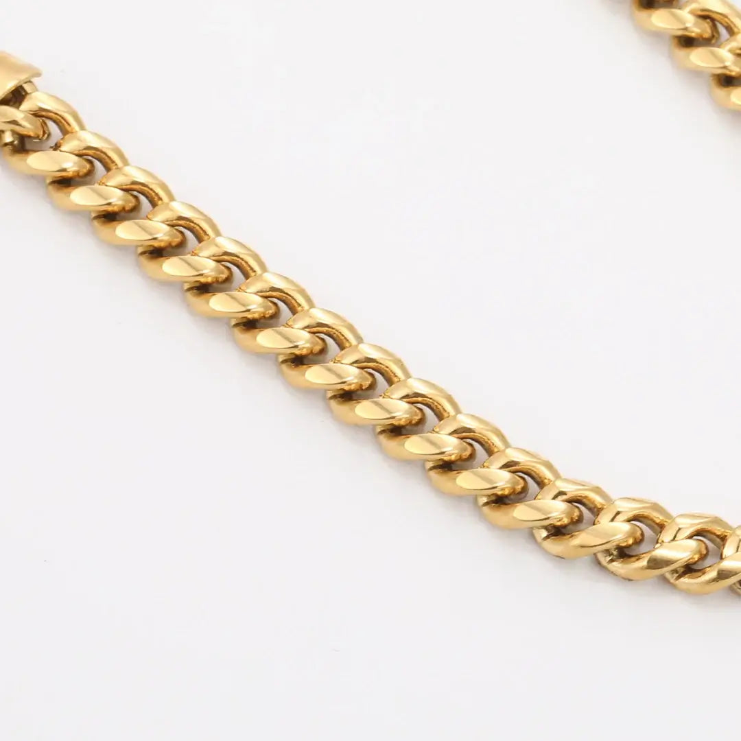 Cuban Link Chain Anklet by AUREATE with a shiny gold finish and interlocking links for a bold summer accessory.
