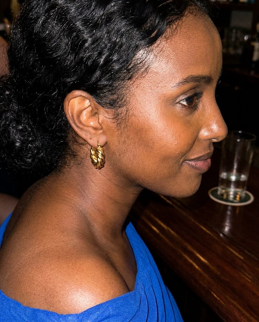 Coiled Profile Statement Earrings porté