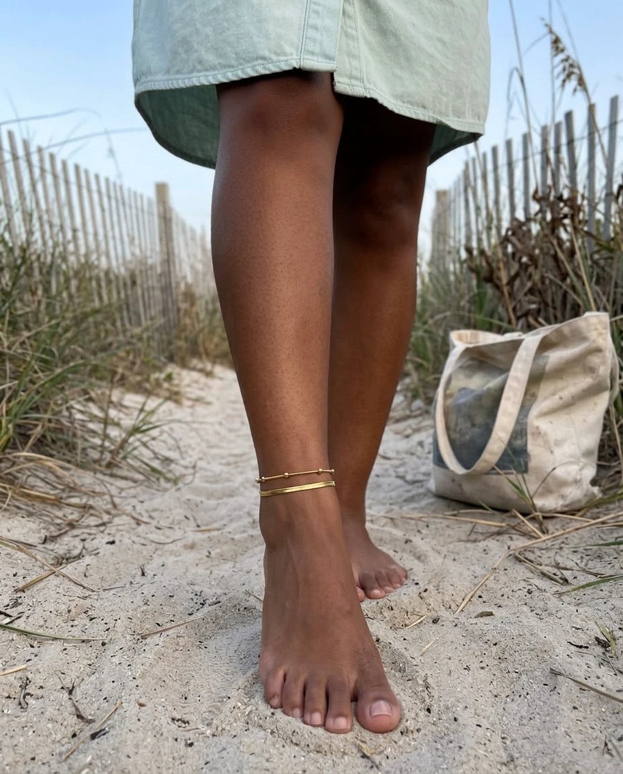 Double Snake Layered Anklet porté