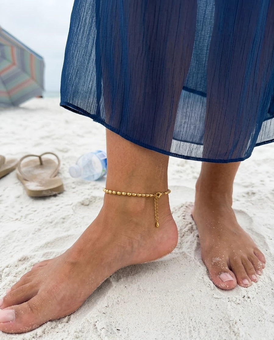 Gold Oval Bead Anklet porté