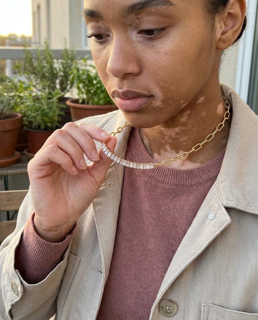 Half Tennis Paperclip Necklace porté