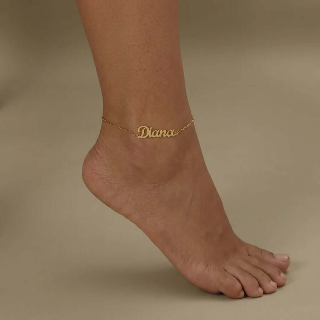 Personalised Name Anklet by AUREATE featuring a gold anklet with the name Diana elegantly displayed.
