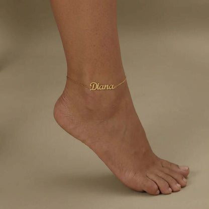 Personalised Name Anklet by AUREATE featuring a gold anklet with the name Diana elegantly displayed.
