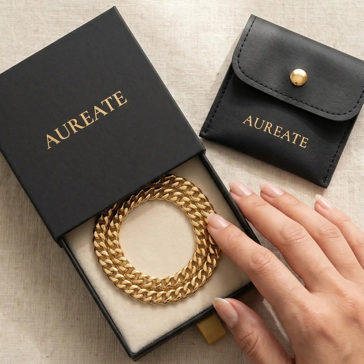 AUREATE homepage story_gift
