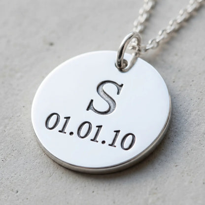 Date Letter Charm Pendant Silver macro detail engraved S 01.01.10 hf_s4