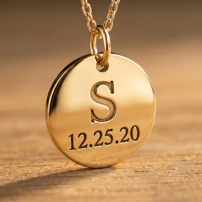 Date Letter Charm Pendant 18K Gold macro detail engraved S 12.25.20 hf_g4