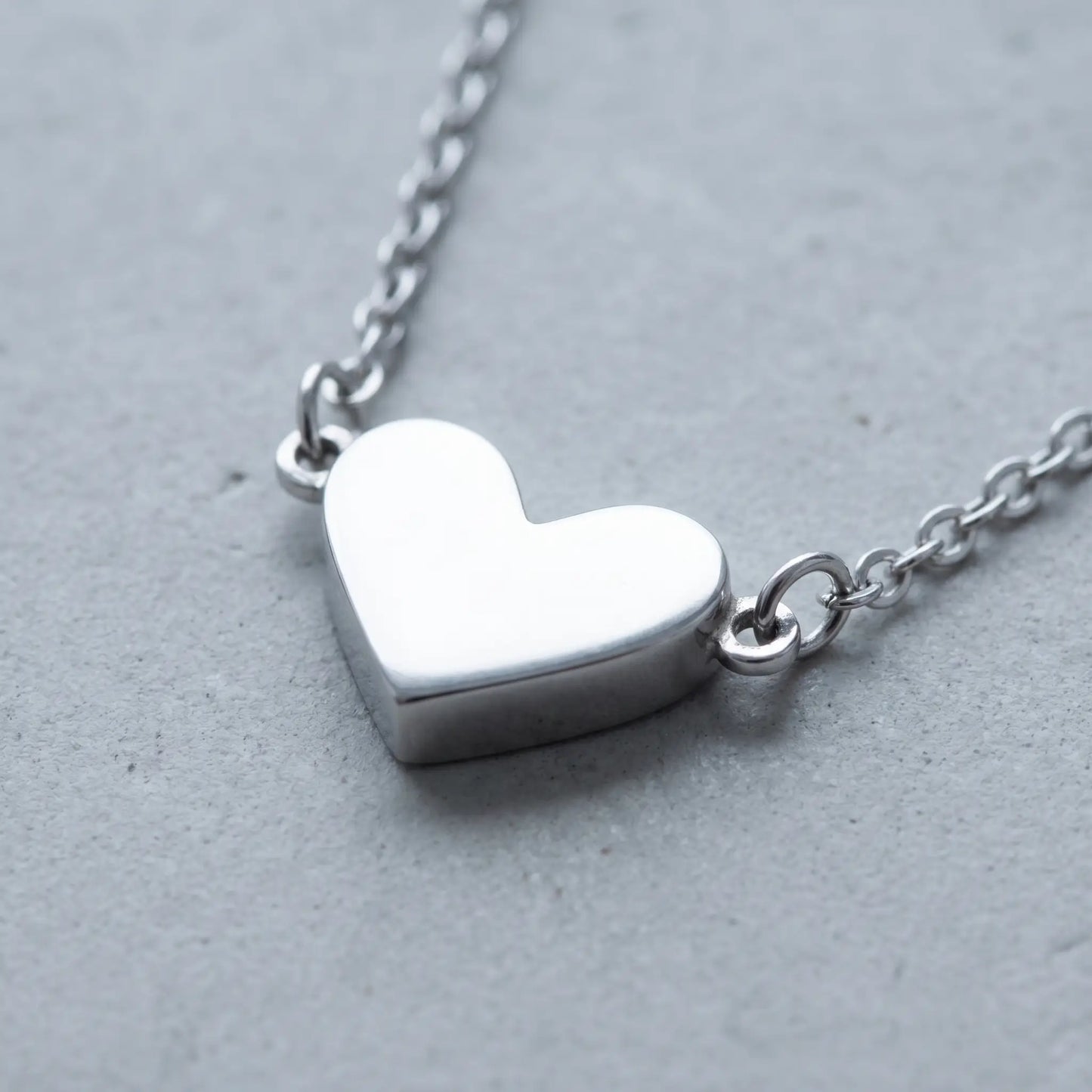 Timeless Heart Pendant Chain by AUREATE in silver tone macro detail polished heart craftsmanship