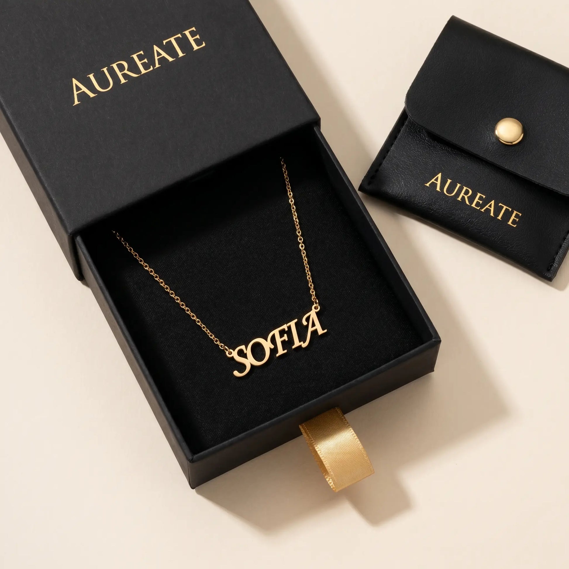 Personalized Script Name Chain 18K gold AUREATE gift box presentation