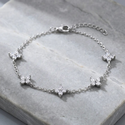 FIX-5charms Silver clover bracelet packshot 5 quatrefoil CZ charms cool stone