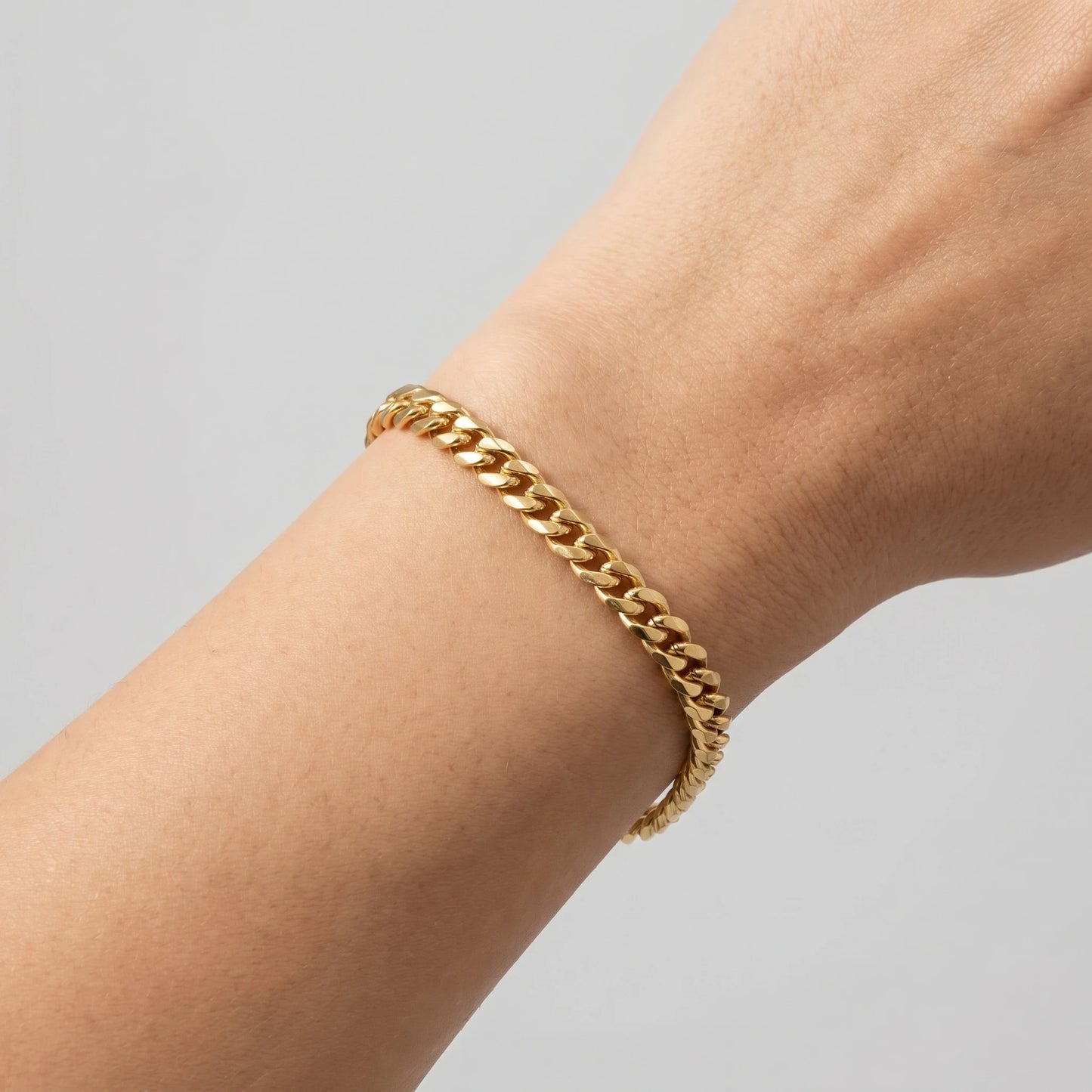 5mm Curb-Link Wrist Strand - 18K Gold - worn