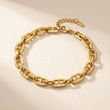 Mariner Link Bracelet gold packshot white background