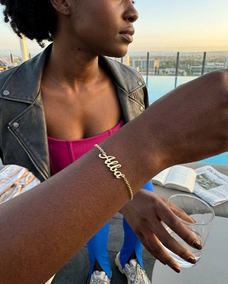 Pave Letter Wrist Strand porté