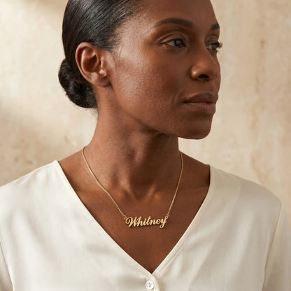 Personalised Plate Chain in 18K Gold worn by a woman, showcasing AUREATE brand's customizable jewelry.