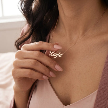 Personalised Plate Chain in 18K Gold by AUREATE, featuring a sleek customized name plate.