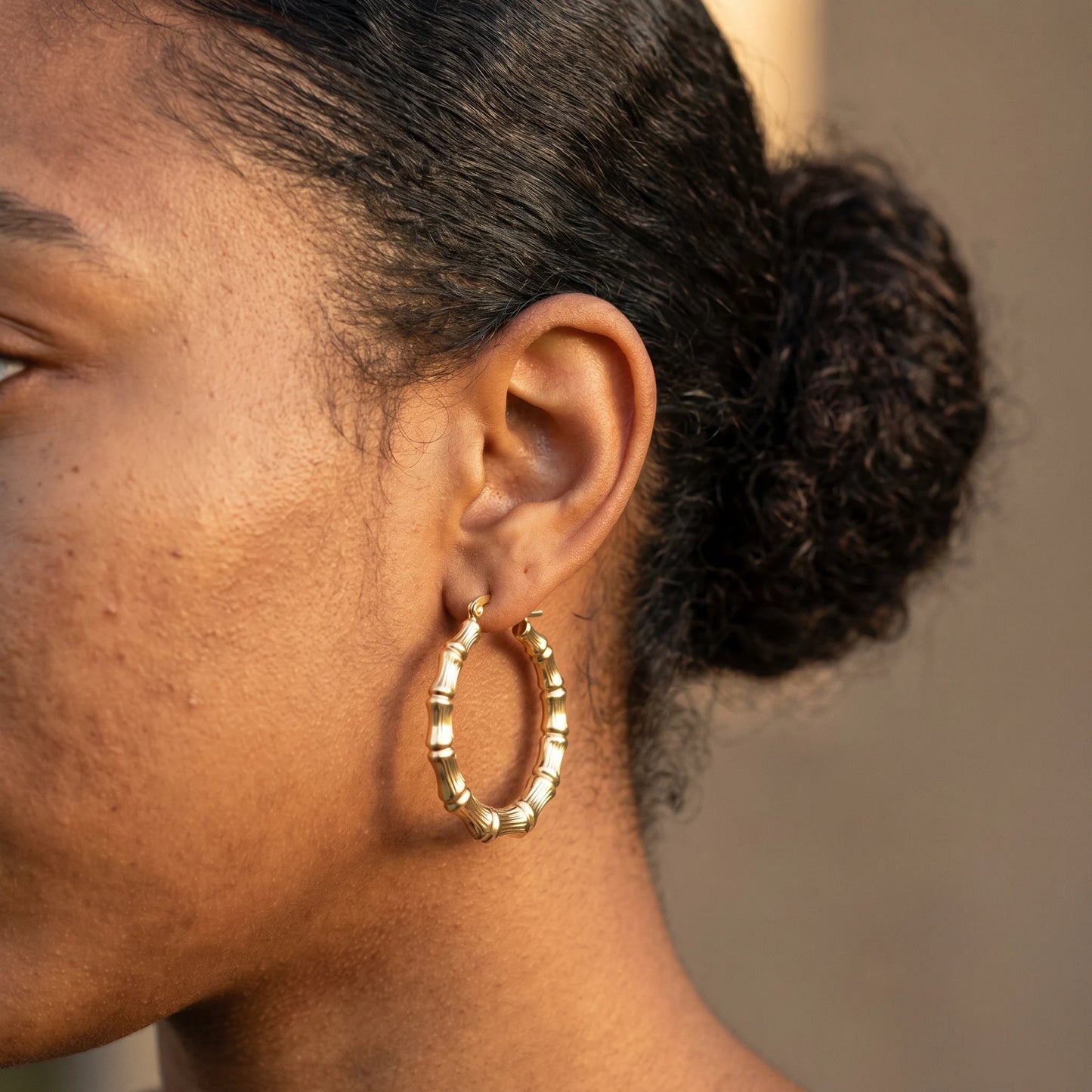 Reed-Ribbed Polished Round Earrings