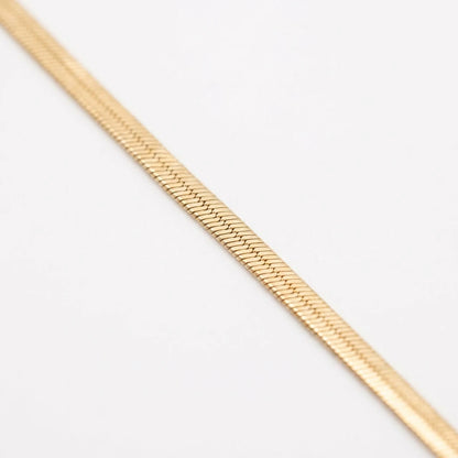 3mm Herringbone Gold Chain macro detail