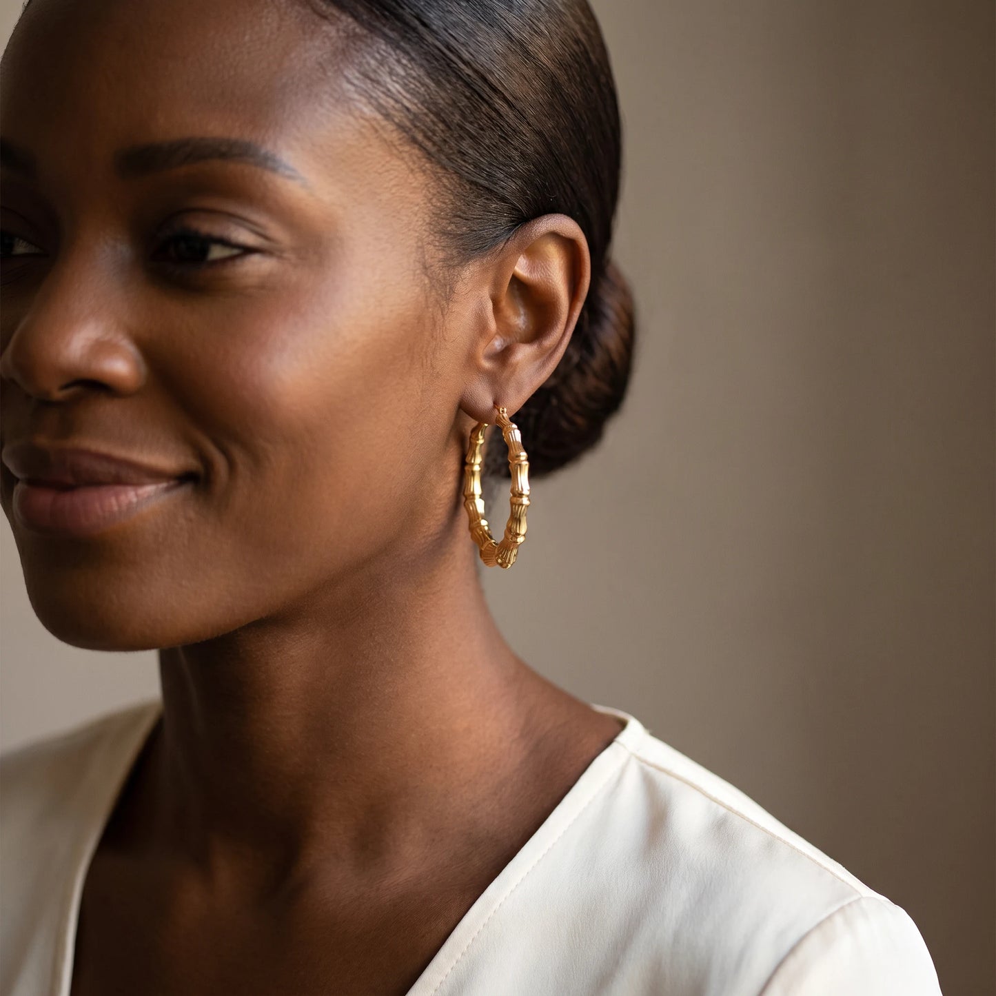 Reed-Ribbed Polished Round Earrings