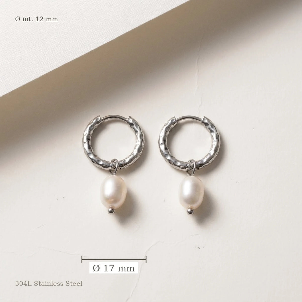 Silver tone stainless steel twisted rope pearl drop hoop earrings, size guide with measurements | SKU: AUR-TWPRLH-S